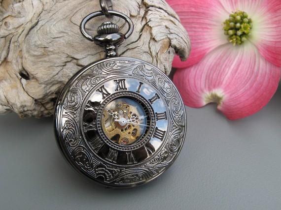 Hochzeit - Engraved Black Pocket Watch, Elegant Mechanical Pocket Watch includes Watch Chain - Men - Best Man - Groomsmen Gift - Watch - Item MPW152