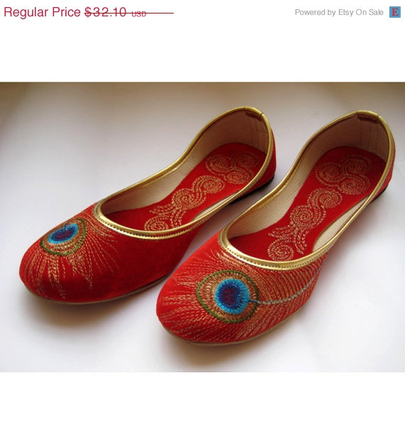 زفاف - VALENTINE DAY SALE 20% Red Shoes/Gold Shoes/Red Flats/Ethnic Shoes/Velvet Shoes/Handmade Indian Designer Women Shoes/Maharaja Style Women Jo