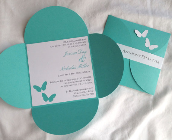 Mariage - 6 1/4  x 6 1/4 Petal Butterfly Wedding Invitation