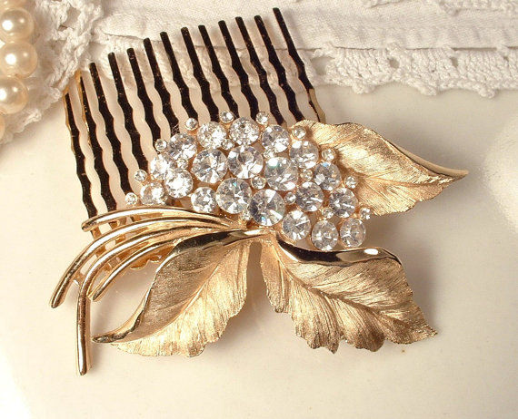 Hochzeit - TRIFARI Vintage Crystal Rhinestone Brushed Gold Floral Hair Comb, Rose Gold Leaf Brooch Bridal Head Piece Woodland Rustic Wedding Accessory