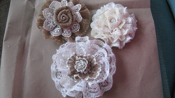 Свадьба - Burlap Lace Wedding Flower Cake Topper Shabby Decoration Country Rustic Victorian Centerpiece Decor