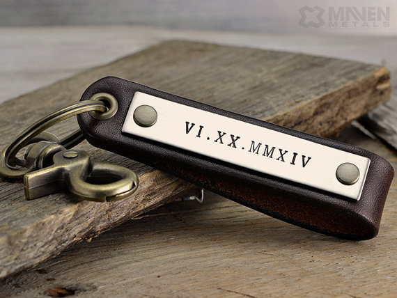 Wedding - Roman Numeral Personalized Leather Key Chain - Mens Anniversary Gift, Graduation Gift, Groomsmen Gift, Personalized Key Chain