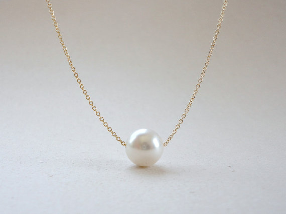 Mariage - Single pearl necklace, Floating pearl necklace, Bridal pearl necklace, Bridesmaid gift, Simple everyday jewelry