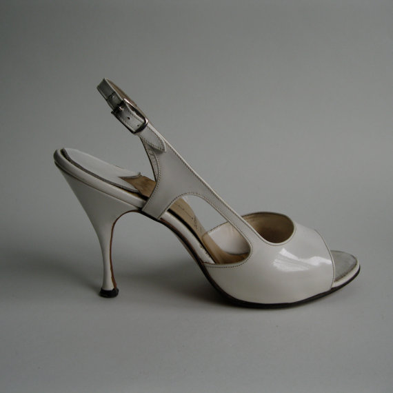 زفاف - Vintage 1950s Wedding Shoes - White Peep Toe Stiletto - Bridal Fashions 1960s