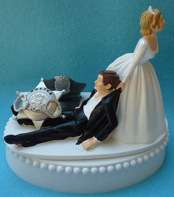 Свадьба - Wedding Cake Topper Police Officer Themed w/ Bridal Garter Bride ...