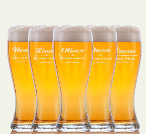 Hochzeit - 6 Personalized Beer Glasses, Groomsmen Gifts, Custom Wedding Favors, Father of the Bride Gift, Gifts for Groomsmen, Personalized Glasses
