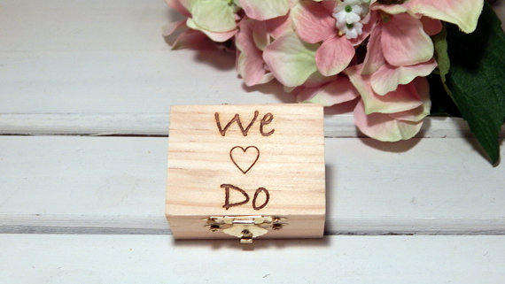 Mariage - Personalized Wedding Ring Box, Ring Bearer, Ring Box, Bride and Groom
