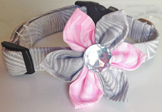 Mariage - Gray Girl Dog Collar With Matching Collar Flower- Wedding & Special Events Dog Collar