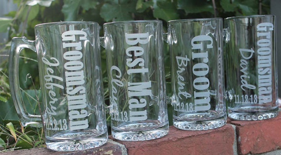 Mariage - 7 Personalized Groomsman Gift, Etched Beer Mug.  Great Bachelor Party Idea,Groomsmen,Best Man,Father of Bride or Groom Gift