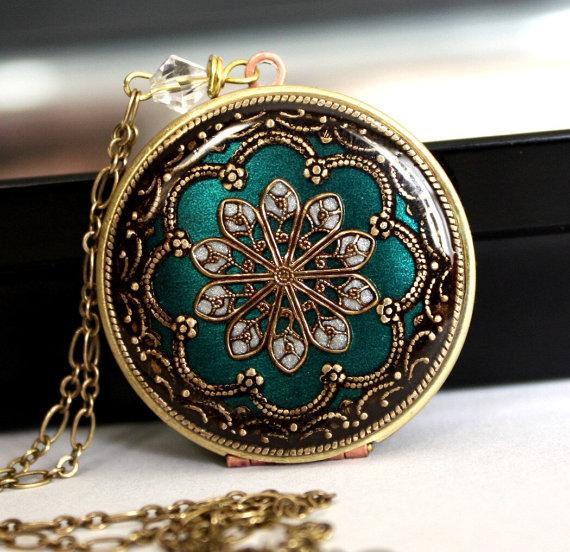 Mariage - Wedding Jewelry Bridal Necklace Women's Locket Necklace Gift For Her Something Blue Jewelry Bridesmaid Gift Photo Locket Vintage Locket