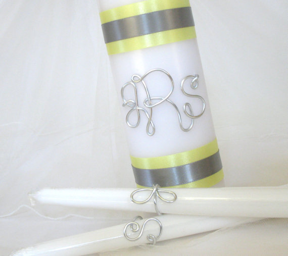 زفاف - Wire Monogram Unity Candle Set, Initial Letters Yellow & Grey Ribbon shown, Personalized