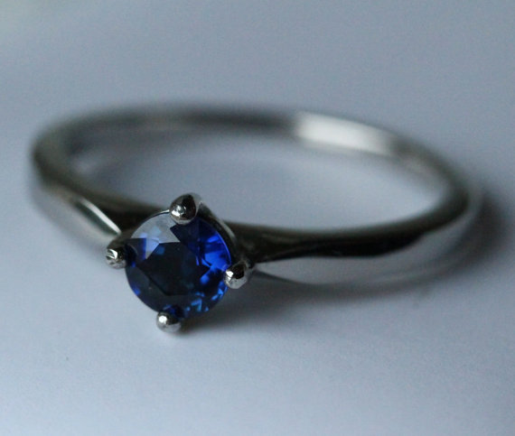 زفاف - Titanium and Natural Blue sapphire solitaire ring - engagement ring - wedding ring