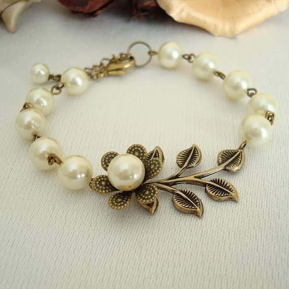 Hochzeit - Sparrow Leaf, Friendship Bracelet, Charm Bracelet,  Bangle Bracelet, Wedding Jewelry, Bridesmaid, Cuff, Beadwork, Personalized