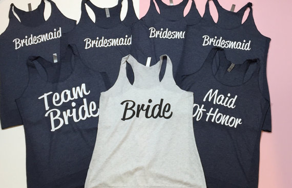Mariage - Bridesmaid Tanks 7. Bride Shirt. Bridesmaid shirt. Team Bride Tank Top. Maid of Honor Shirt. Bachelorette Party. Bridal Shower. Bride Gift.