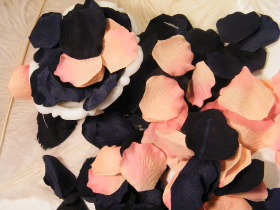 Свадьба - 200 Rose Petals - Artifical Petals - Coral Peach and Navy Wedding Decoration - Romantic - Flower Girl Basket Petals - Table Scatter