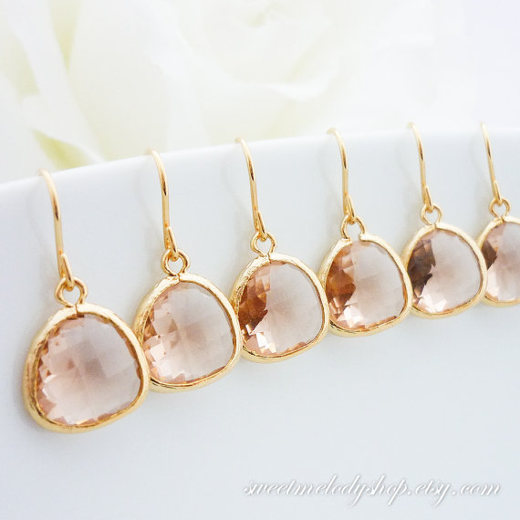 Mariage - 15% OFF SET of 7 Bridesmaid Gift Bridesmaid Jewelry Wedding Jewelry Bridal Jewelry Champagne Gold Drop Earrings Peach Glass Dangle Earrings