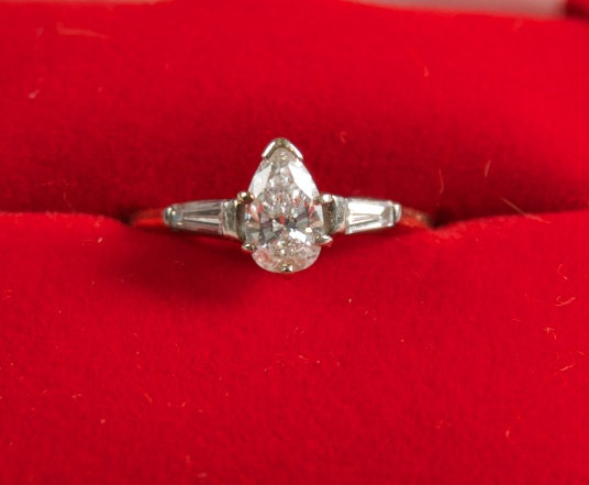 زفاف - Beautiful 1/2 Carat F VS2 Pear Shaped Diamond Engagement Ring