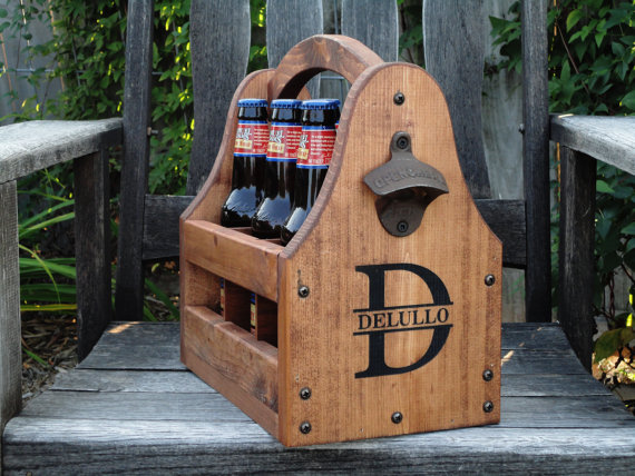 Mariage - Wooden Beer Tote Personalized Beer Tote Handmade Beer Tote Wood Beer Caddy Valentine Father's Day Christmas Birthday Groomsmen Gift
