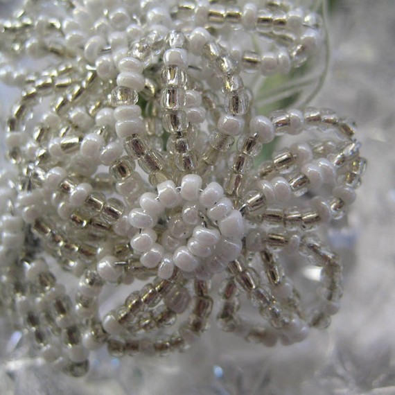 Свадьба - Beaded Millinery Flowers 3 Handmade Glass Seed Bead Blossoms