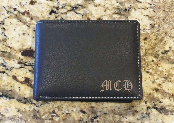 Hochzeit - Groomsmen Gift Mens Personalized Leather Wallets Engraved Wallets Groomsman Gift Genuine Leather Custom Dark Brown  Wallet Father's Day Gift