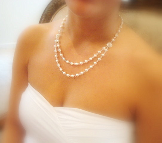 Свадьба - Bridal necklace, pearl necklace with Swarovski crystal flowers, wedding jewelry, bridesmaid necklace