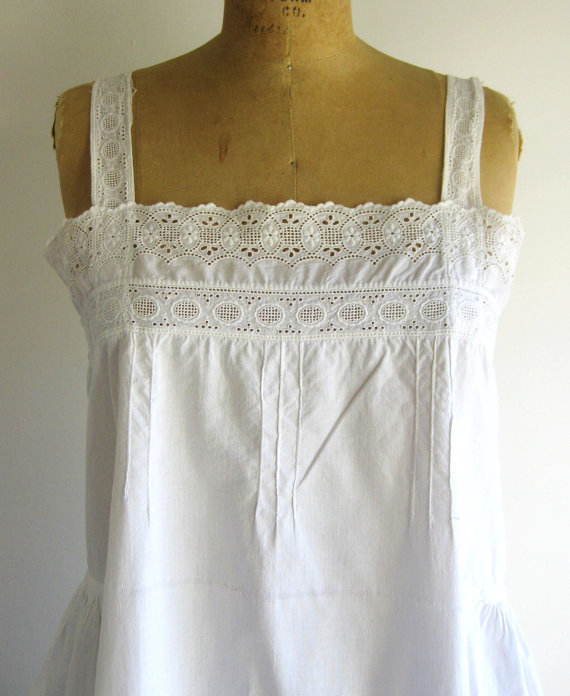 زفاف - Vintage 1920s Slip Dress White Cotton Lace Eyelet Drop Waist M/L