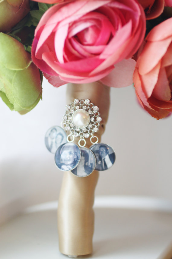 زفاف - Multi Photo Rhinestone and Pearl Bridal Bouquet Photo Charm or Brooch