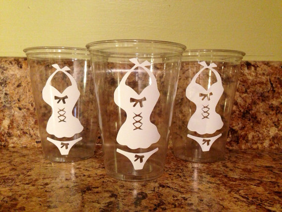 زفاف - Set of 12 custom made lingerie shower or bachelorette party disposable cups with lids