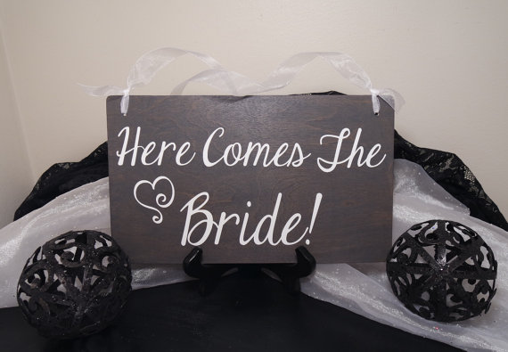 Mariage - Here Comes The Bride Wedding Sign, Ring Bearer Wedding Sign, Flower Girl Wedding Sign, Here Comes The Bride Flower Girl Sign, Wedding Sign
