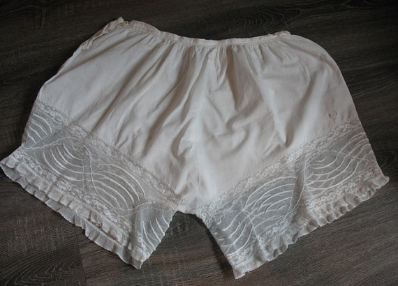Mariage - Antique French cotton and lace wedding knickers, under garment, lingerie.  Hand made.  Monogrammed.