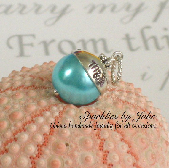 زفاف - Something Blue Bouquet Charm - Hand stamped, personalized sterling silver bead cap, You choose the blue bead, Perfect Gift for Brides