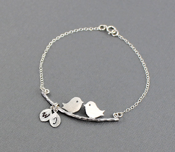 Mariage - Personalized Bird Bracelet - Silver Love Birds Bracelet, Couples Jewelry, Hand Stamped Initials, Initial Bracelet, Wedding Gift Idea