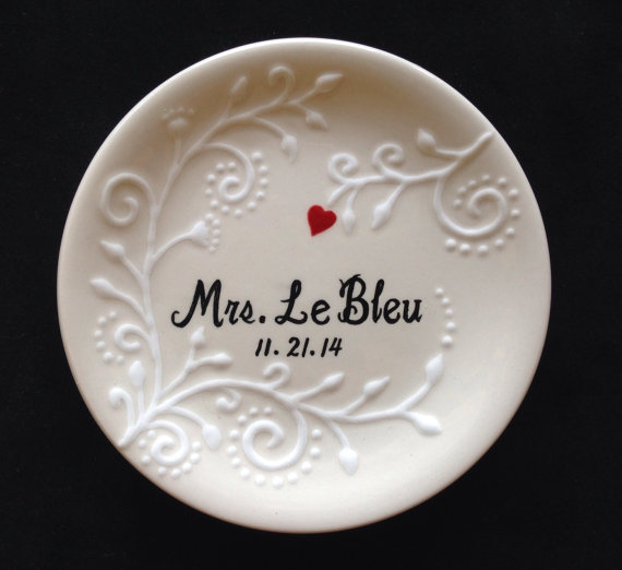 Mariage - Engagement gift, Wedding gift, Valentine's day gift, Personalized Ceramic Ring Dish, ring holder- Anniversary, Valentine's Day