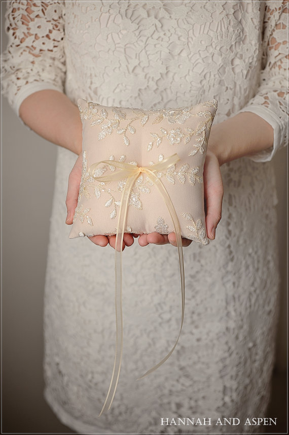 Hochzeit - Carli - 6x6" Wedding ring pillow - Wedding ring bearer - Ring pillow bearer - Satin ring pillow