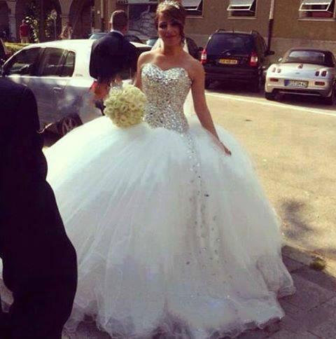 Wedding - 2015 New Arrival Ball Gown Wedding Dresses Sweetheart Crystals Beads Shinning Bodice Tulle Chapel Length White Bridal Gowns Custom Online with $116.11/Piece on Hjklp88's Store 