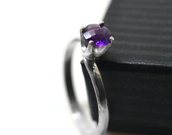 Hochzeit - African Amethyst Ring, Natural Gemstone Engagement Ring, Simple Silver Ring, Purple Amethyst Jewelry,