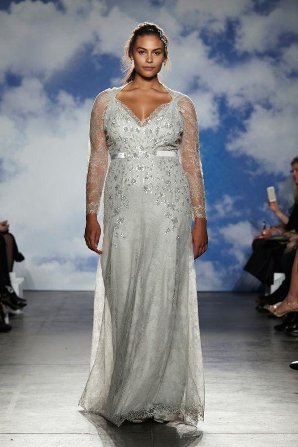 زفاف - {Bridal Week 2015 Recap} Jenny Packham’s Whimsical Designs Embrace Models Of All Sizes