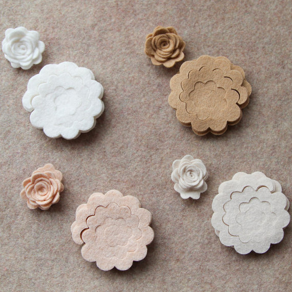 زفاف - Fresh Linens - 3D Rolled Roses - 24 Die Cut Wool Blend Felt Flowers - Unassembled Rosettes