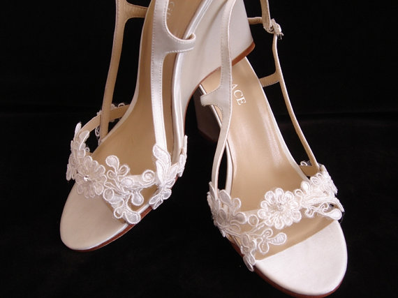 زفاف - Custom Lace 3.5 inch Wedge Wedding Shoes -  Size 8 - LAST PAIR