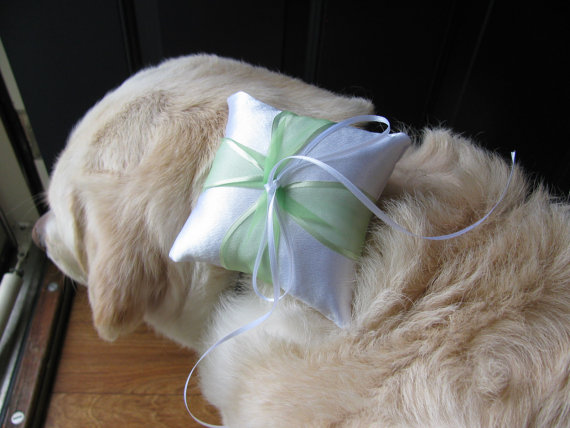 Свадьба - Pet Ring Bearer Satin Mini Pillow For Dog, Cat Custom Made, Photo Prop Pillow, Dog Ring Bearer, Cat Ring Bearer, Pet Wedding