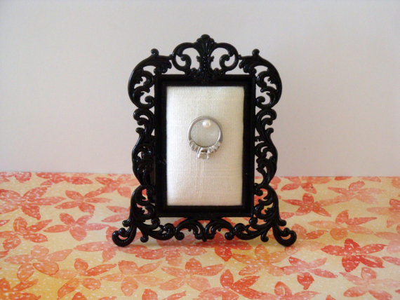زفاف - Wedding ring holder black lace frame: engagement ring holder, bridal shower gift, for her, ring stand
