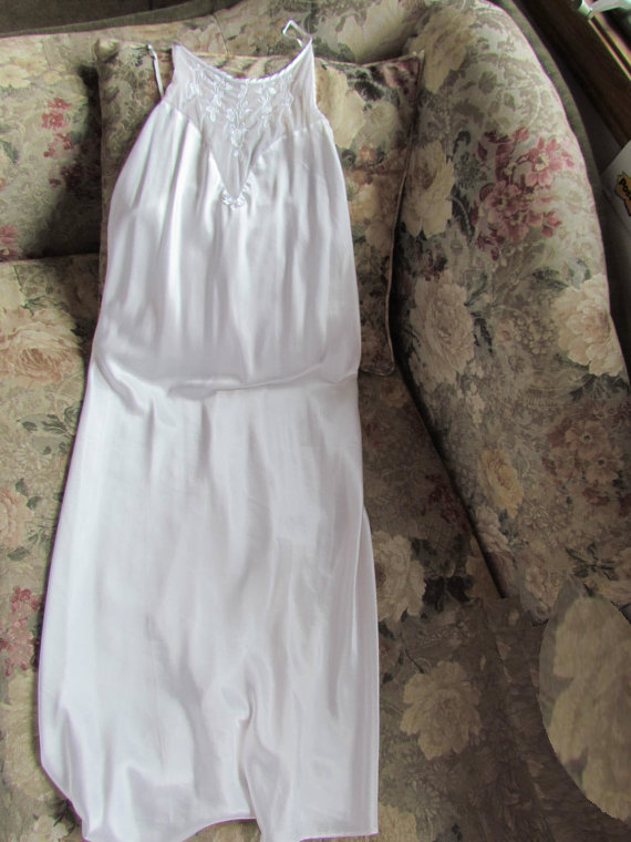 Mariage - Val Mode Vintage Satin Nightgown Lingerie White Long Floor Length Bridal Lingerie Wedding Sleepwear Womens Size Extra Large XL Plus Size