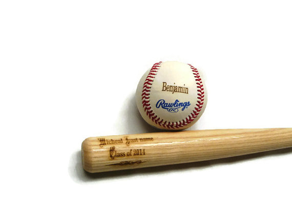 زفاف - 1 Personalized Baseball and 1 Mini Bat, Personalized Mini Bat, Engraved Ring Bearer Gift ,Personalized Groomsmen Gift, Trophy Bat (Style 2)