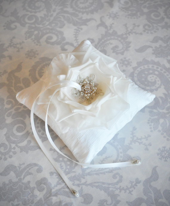 زفاف - Ring Bearer Pillow, Wedding Ring Pillow with Handmade Silk Flower, Ivory Champagne White Silk Ring Pillow, Bridal Accessories - 100P