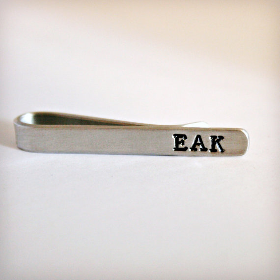 Mariage - Tie clip-Personalized Tie Bar-Tie Tack-Custom Hand Stamped-Fathers Day-Groom-Groomsmen-Birthday-Graduation-Wedding Party-Father of the Bride