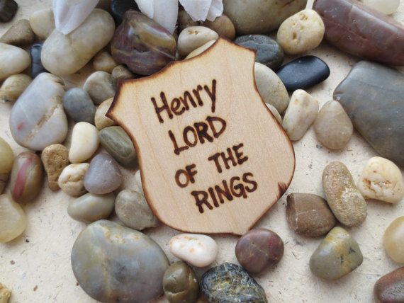 Hochzeit - Ring Bearer Gift Personalized Wedding Decoration LORD of the RINGS Badge for your Ring Bearer Attendant Usher