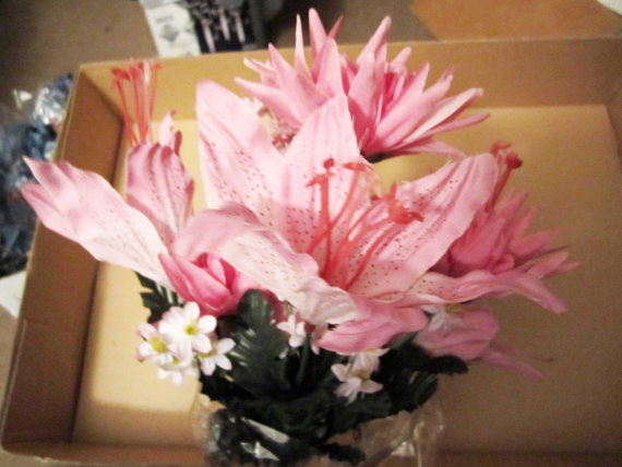 Hochzeit - SPRING ///  4 Small Pink Lily Bouquets, wedding,  floral arrangement, center pieces