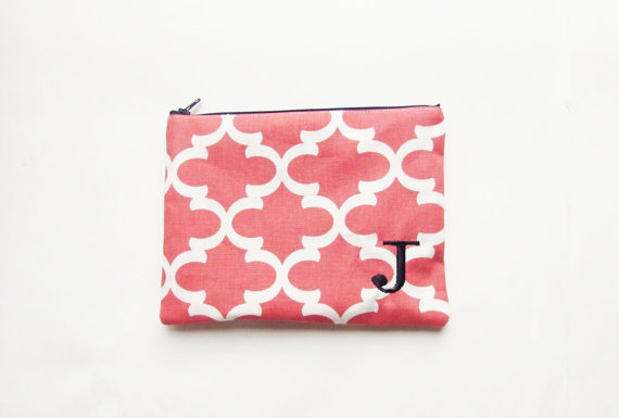Mariage - Quatrefoil Make up Bag  - in Coral Fulton - Clutch - Zipper Pouch - Medium - Wedding Gifts - Bridesmaid Gifts - Wedding Favors