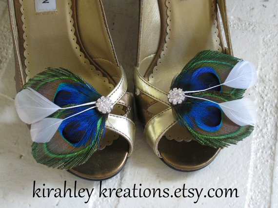 Mariage - ATREYA w/ White Shoe Clips -- Peacock Feathers w/ Blue Plumage & Sparkling Rhinestones, Great for Brides and Bridesmaids Wedding Accessory