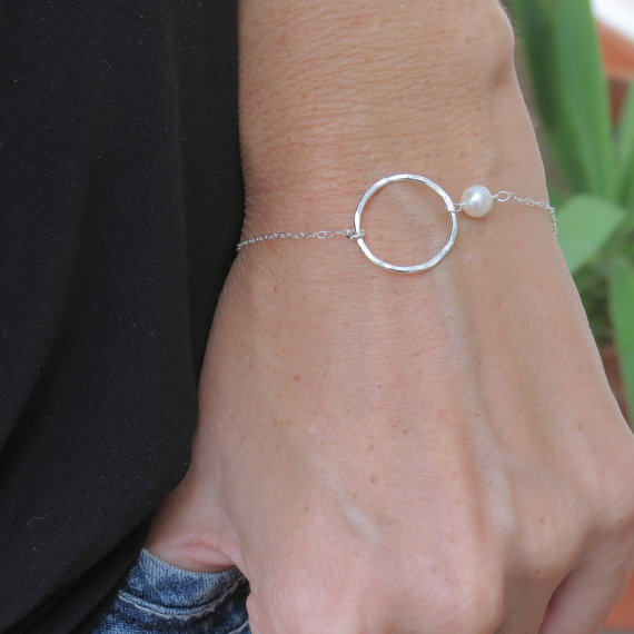 Mariage - Karma Bracelet,Infinity Bracelet, Silver Infinity Bracelet,Circle of Life Bracelet, Thin Pearl Bracelet, Bridal Jewelry,Weddings Accessories